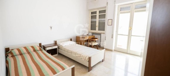 10-salle Appartement à Ragusa, Italy No. 39419 30