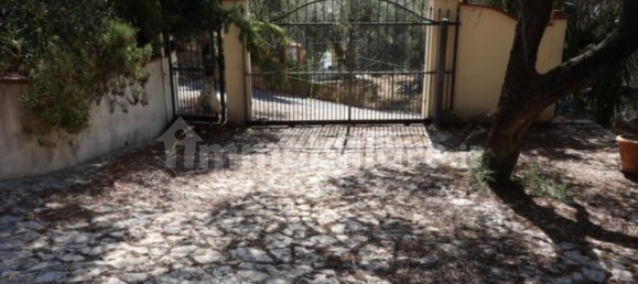 2 bedrooms House in Imperia, Italy No. 196672 9