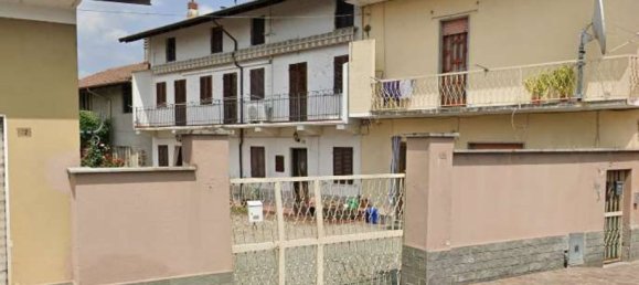 4 rooms Apartment in Vicolungo, Italy No. 175653 3