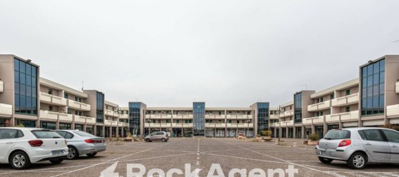 1 room Commercial property in Campagna Lupia, Italy No. 299652 3