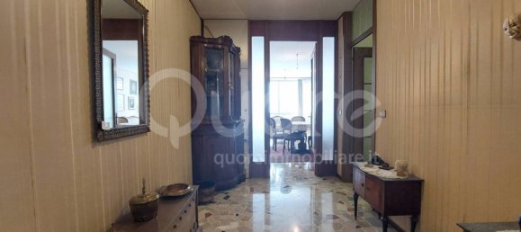 3 bedrooms Apartment in Udine, Italy No. 333014 4