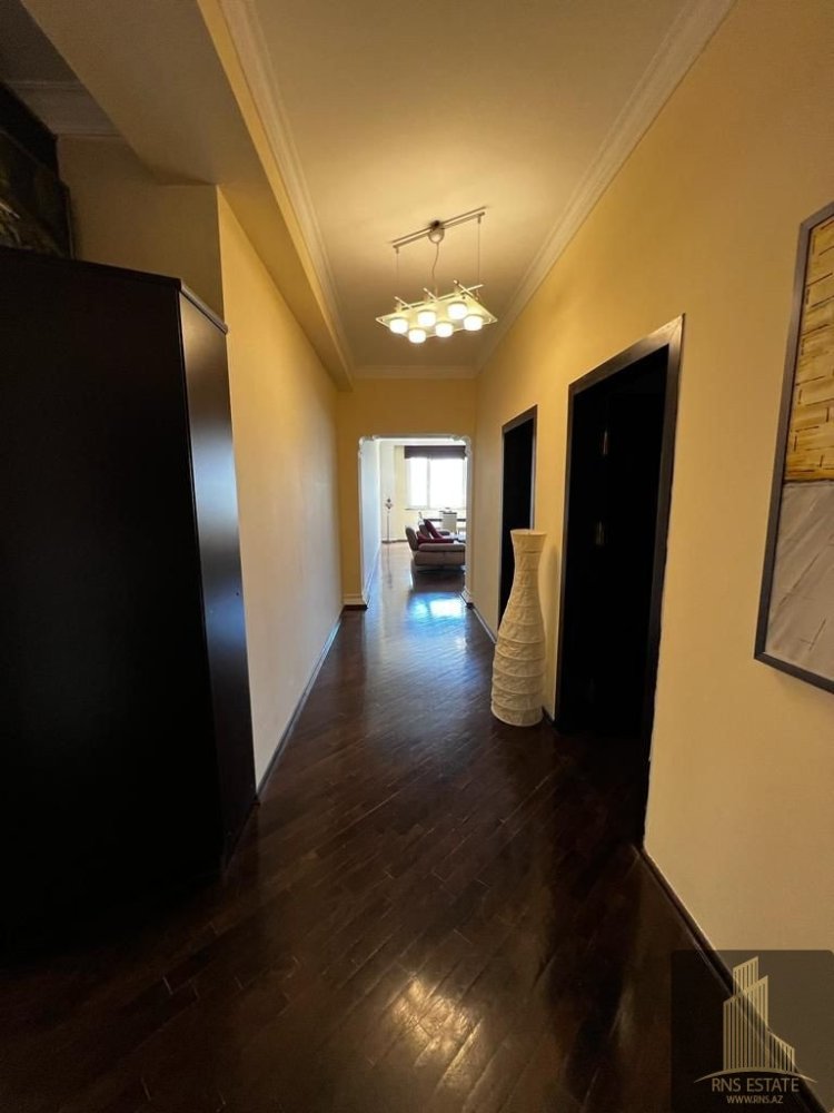 3 bedrooms Apartment in Yasamal, Azerbaijan No. 2055