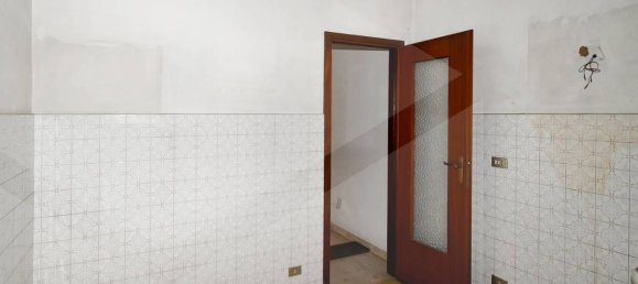 Apartamento de 3 habitaciónes en Parabiago, Italy No. 17765 6