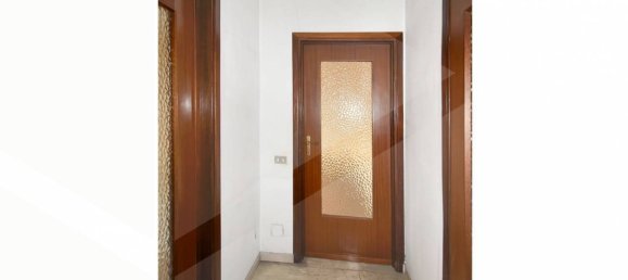 Apartamento de 3 habitaciónes en Parabiago, Italy No. 17765 7