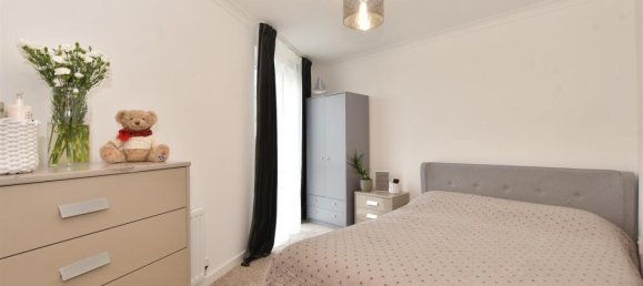 2 Schlafzimmer Wohnung in Essex, United Kingdom, Nr. 3984 5