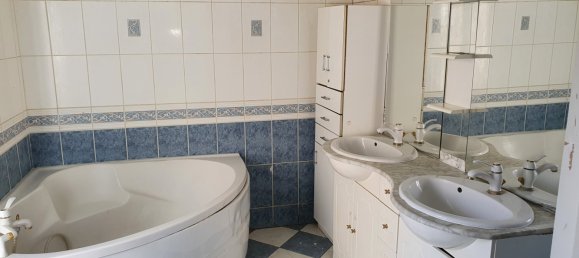 300m² Building in Charleville-Mezieres, France No. 94320 12