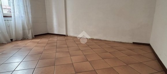 3غرفة شقة في Varallo Pombia, Italy رقم 281188 18