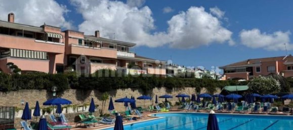 2 bedrooms House in Anzio, Italy No. 286474 2