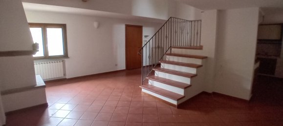 Дуплекс с 4 комнатами в Импрунета, Италия № 154900 4