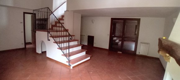 Дуплекс с 4 комнатами в Импрунета, Италия № 154900 3