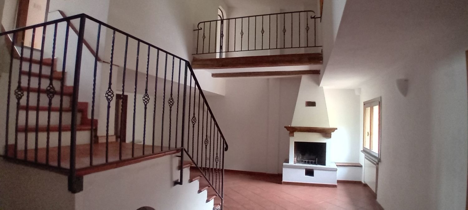 Дуплекс с 4 комнатами в Импрунета, Италия № 154900