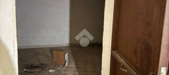 65m² Warehouse in Melito di Napoli, Italy No. 333174 2