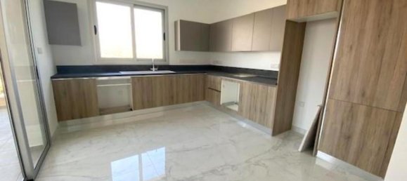 4 bedrooms Villa in Limassol, Cyprus No. 12878 2