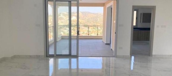 4 bedrooms Villa in Limassol, Cyprus No. 12878 3