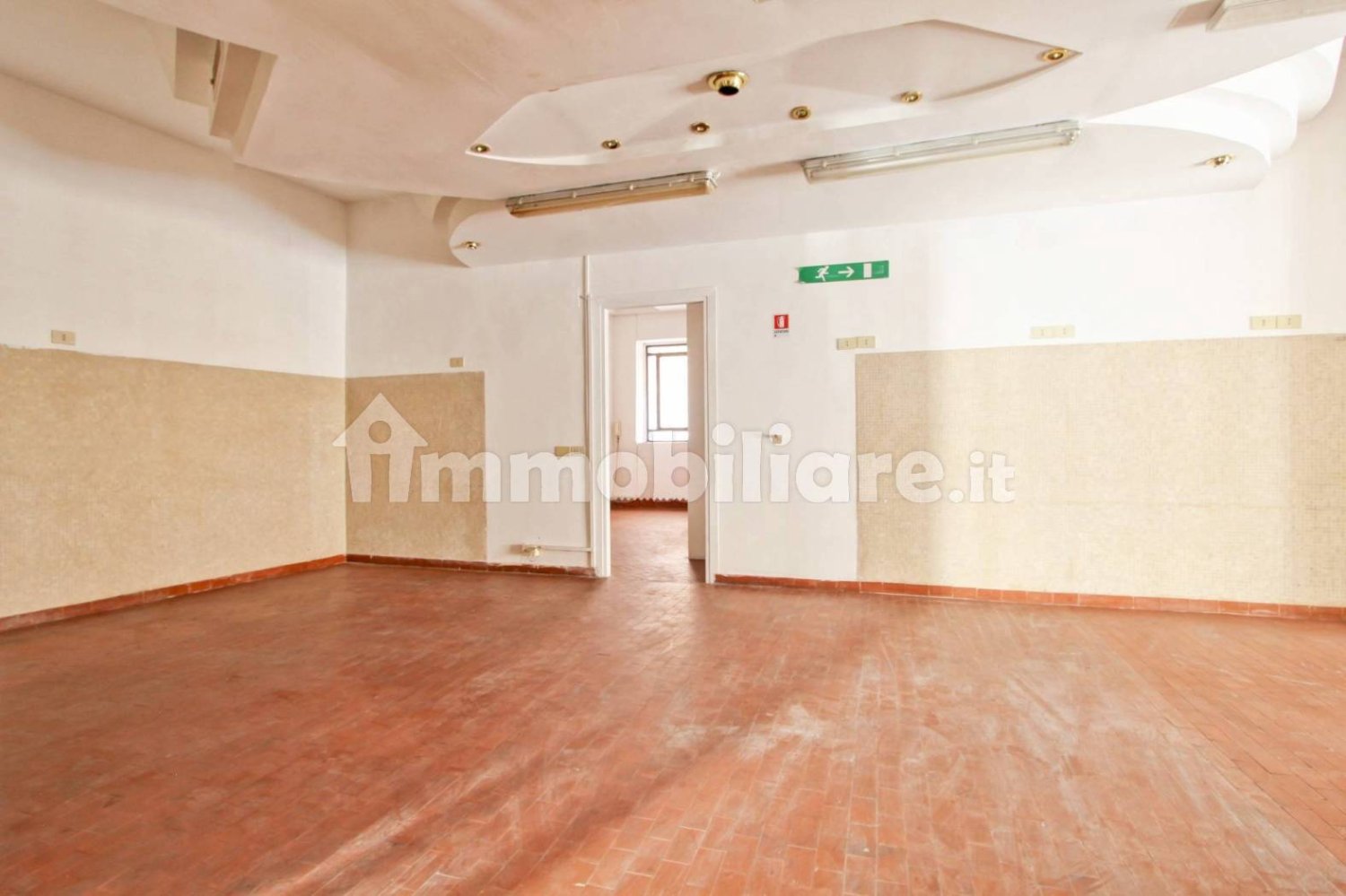 Офис с 5 комнатами в Рим, Италия № 336610