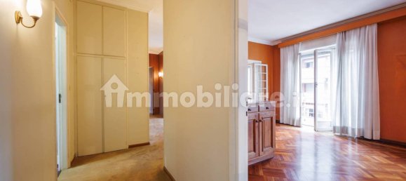 4 bedrooms Apartment in Turin, Italy No. 143672 19