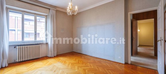 4 bedrooms Apartment in Turin, Italy No. 143672 17
