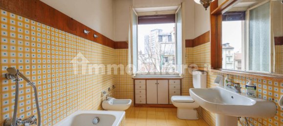 4 bedrooms Apartment in Turin, Italy No. 143672 24