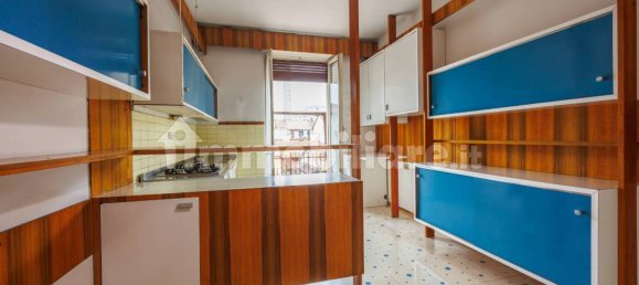 4 bedrooms Apartment in Turin, Italy No. 143672 16