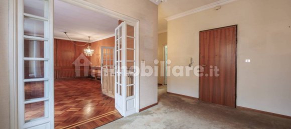 4 bedrooms Apartment in Turin, Italy No. 143672 14