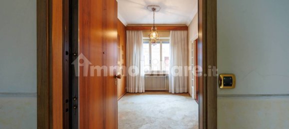4 bedrooms Apartment in Turin, Italy No. 143672 11