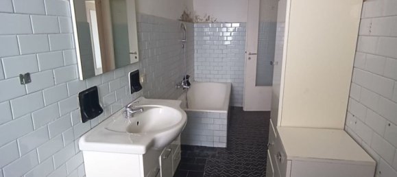 3 rooms Apartment in Tortona, Italy No. 211231 22