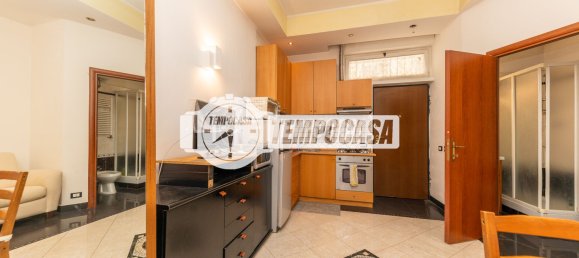 Квартира с 2 комнатами в Рим, Италия № 266237 3