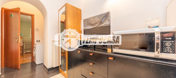 Квартира с 2 комнатами в Рим, Италия № 266237 10