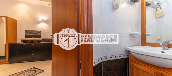 Квартира с 2 комнатами в Рим, Италия № 266237 20