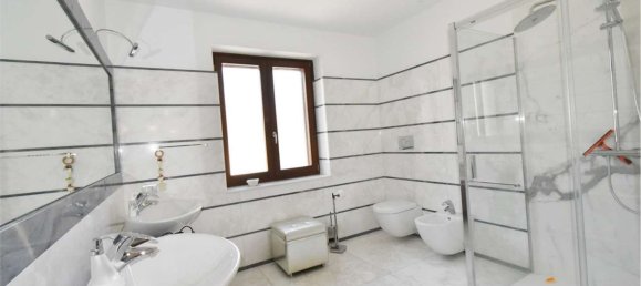 Villa de 8 dormitorios en Corato, Italy No. 343945 15