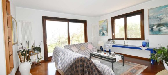 Villa de 8 dormitorios en Corato, Italy No. 343945 8