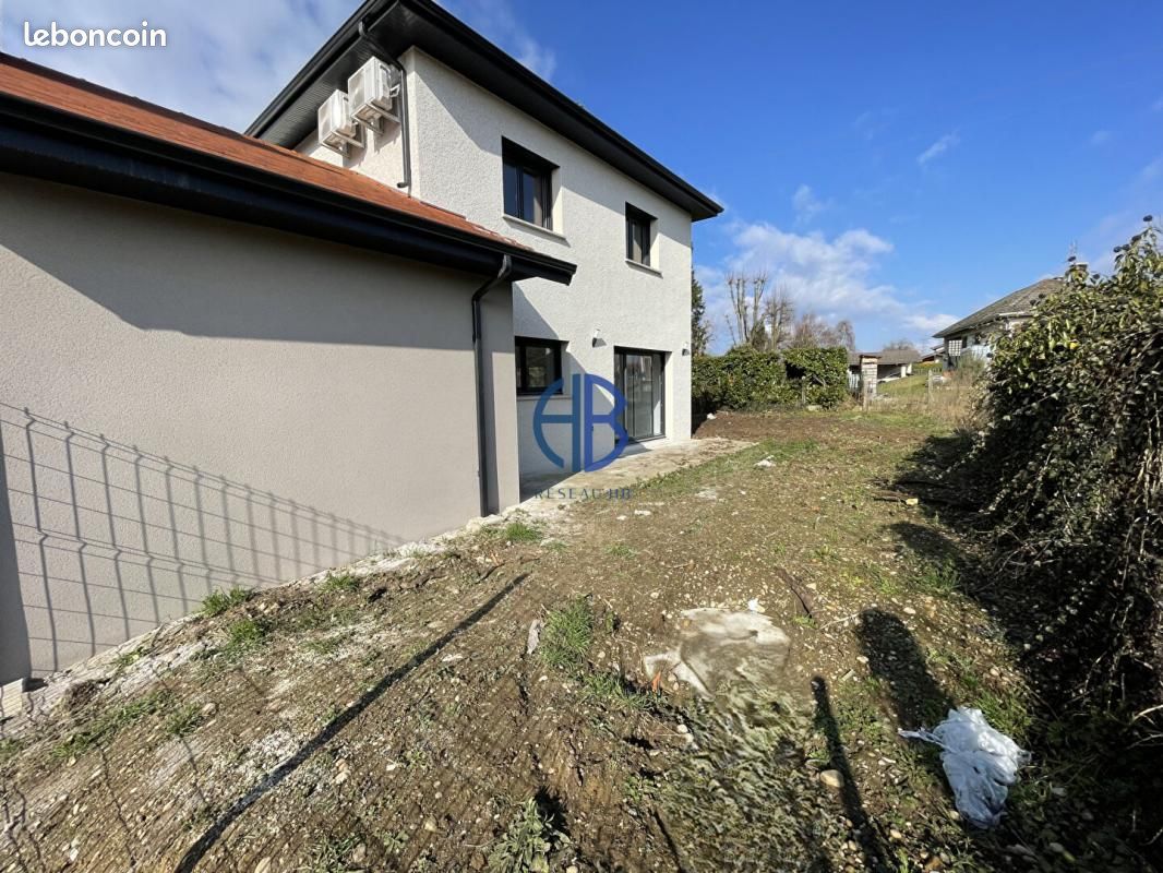 3 chambres Maison à La Bâtie-Montgascon, France No. 191135