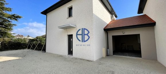 3 chambres Maison à La Bâtie-Montgascon, France No. 191135 3