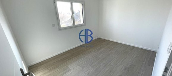 3 chambres Maison à La Bâtie-Montgascon, France No. 191135 9