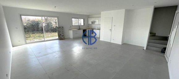 3 chambres Maison à La Bâtie-Montgascon, France No. 191135 5