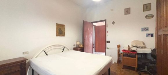 2 bedrooms Apartment in Florence, Italy No. 375688 4