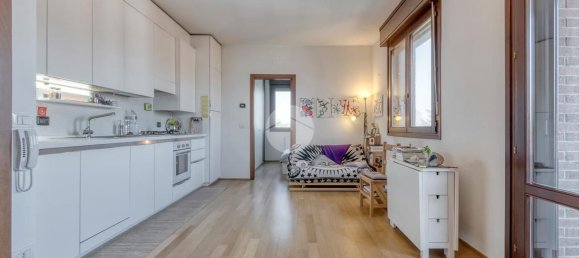 2 rooms Apartment in Bologna, Italy No. 226056 6