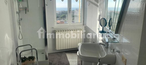 2 bedrooms House in Genoa, Italy No. 373213 4