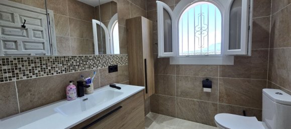 Дуплекс с 2 спальнями в Эстепона, Испания № 148209 15