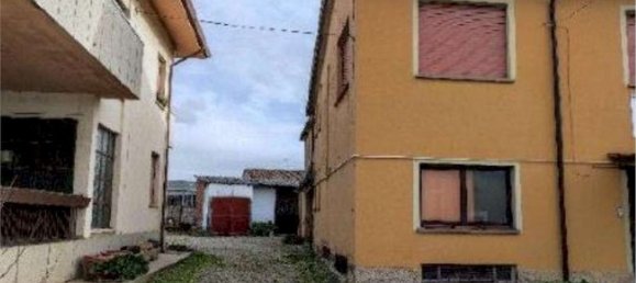 5 rooms Apartment in Udine, Italy No. 96098 6