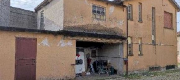 5 rooms Apartment in Udine, Italy No. 96098 10