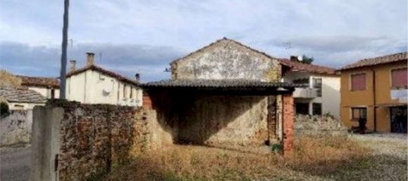 5 rooms Apartment in Udine, Italy No. 96098 16