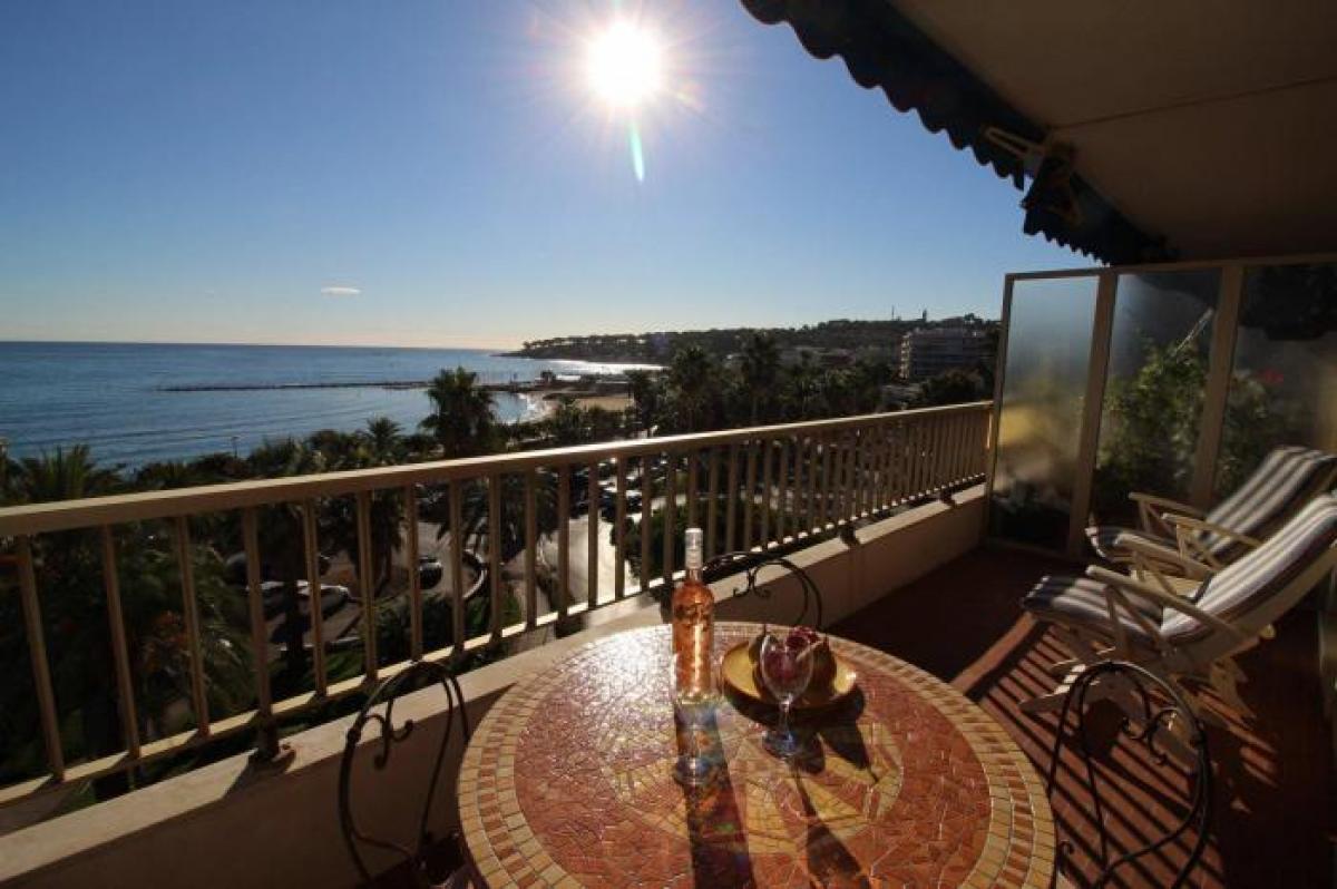 2 bedrooms Apartment in Antibes, France No. 2813