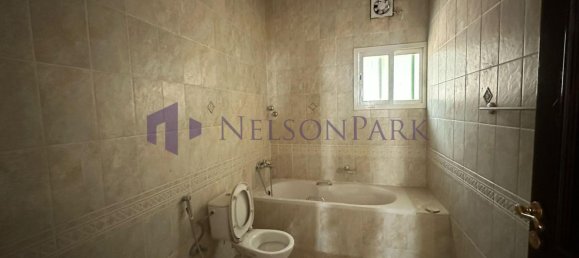 5 bedrooms Villa in Doha, Qatar No. 2308 2