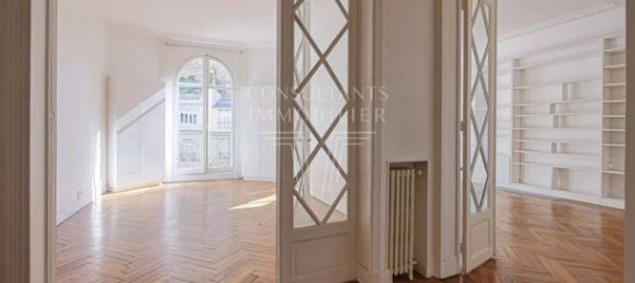 2 bedrooms Apartment in Paris, France No. 282455 5