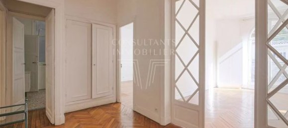 2 bedrooms Apartment in Paris, France No. 282455 8