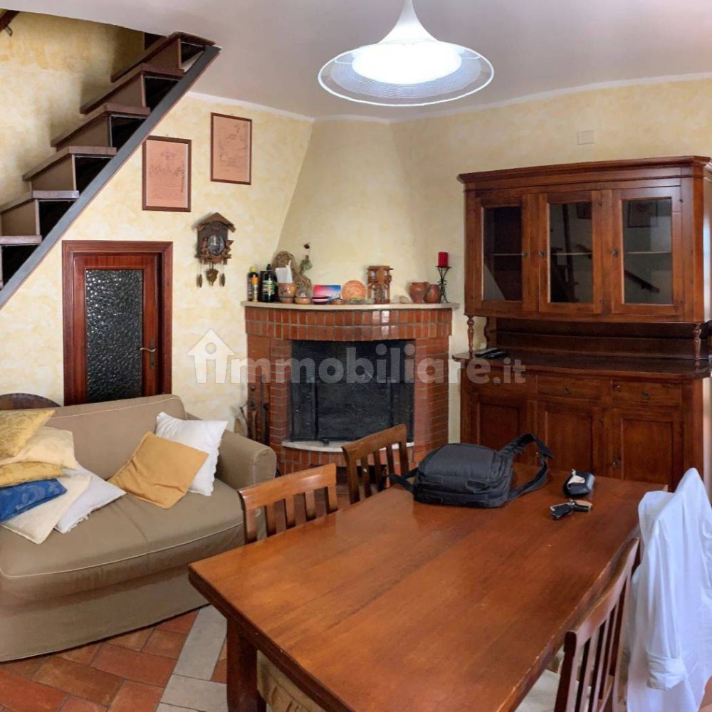 2 غرف نوم شقة في Rivodutri, Italy رقم 250981