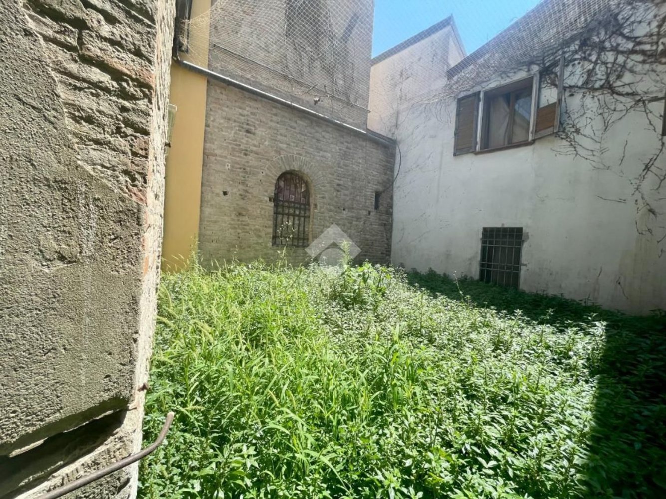 277m² Building in Rimini, Italy No. 334455