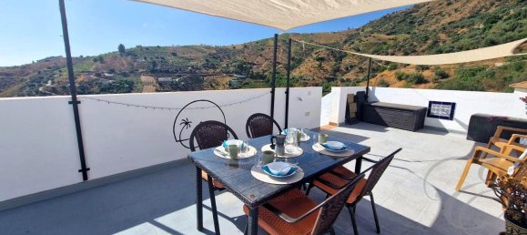 4 bedrooms House in Cutar, Spain No. 178326 4