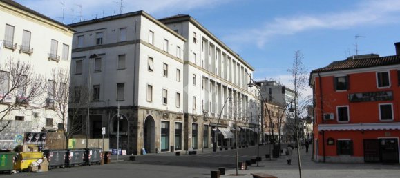 5 rooms Apartment in Rovigo, Italy No. 126337 2